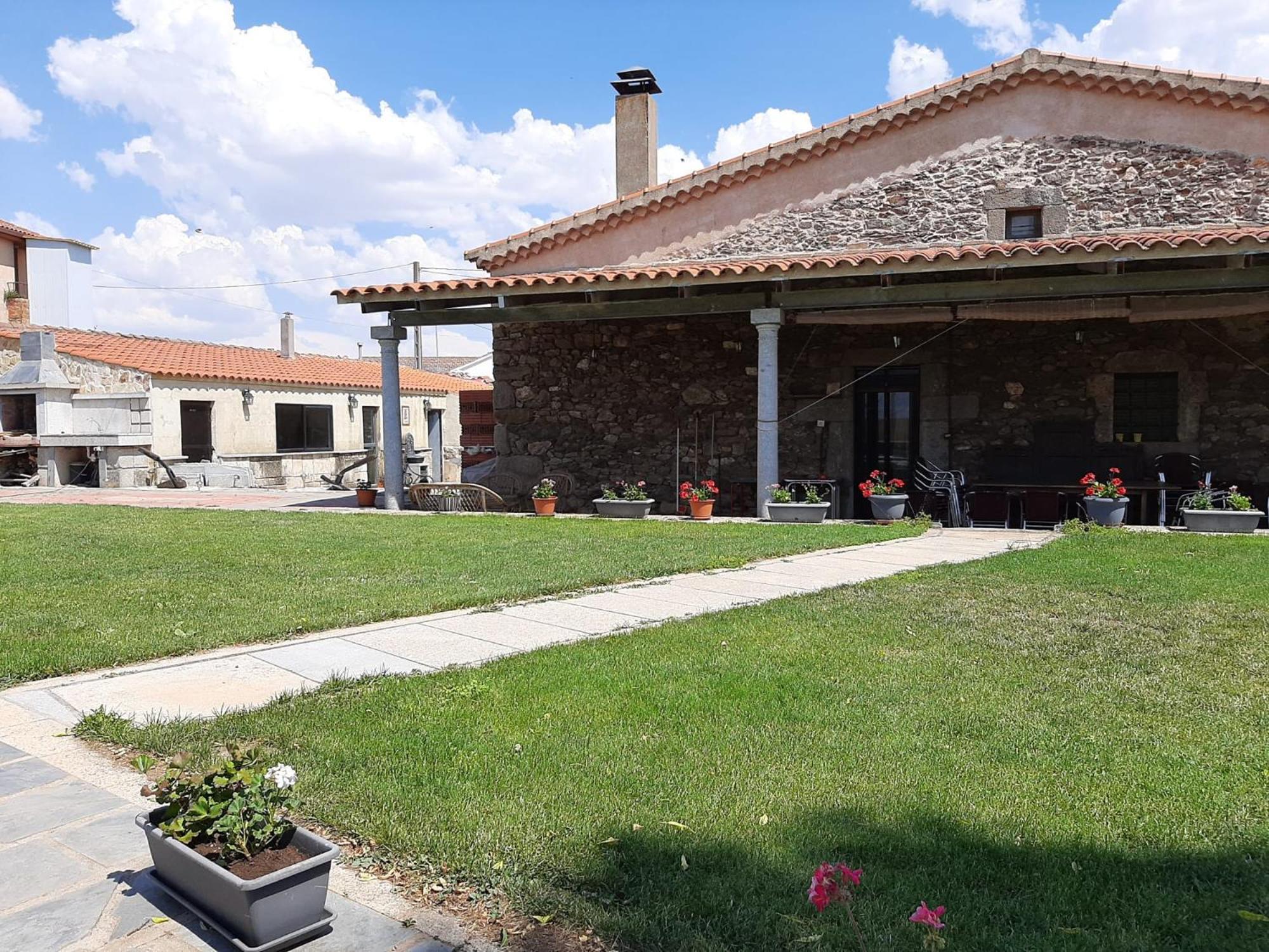 El Almendro Del Cura Villa Villarmayor  Exterior photo